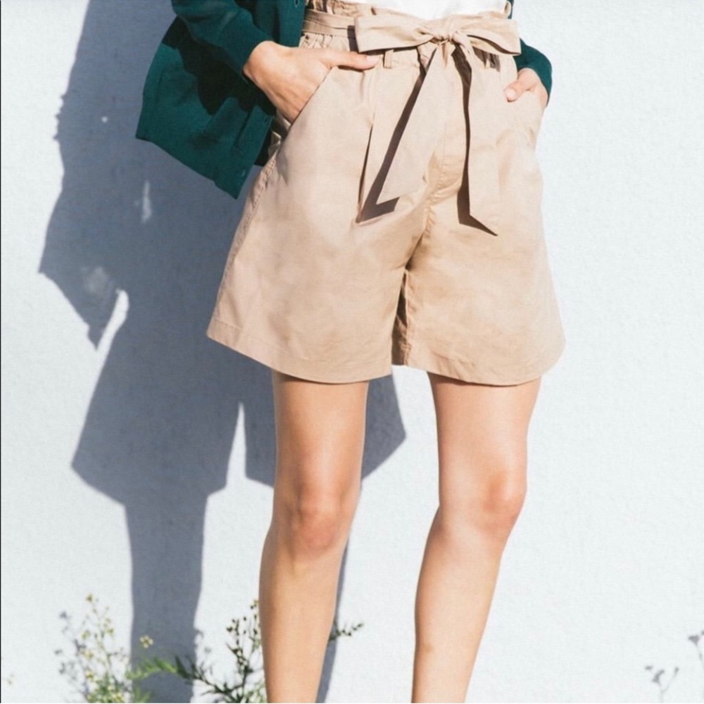 Zara High-Waisted Beige Shorts